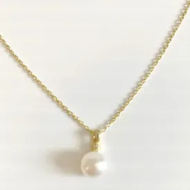 Fashion Accessories - Gold Pearl Necklace