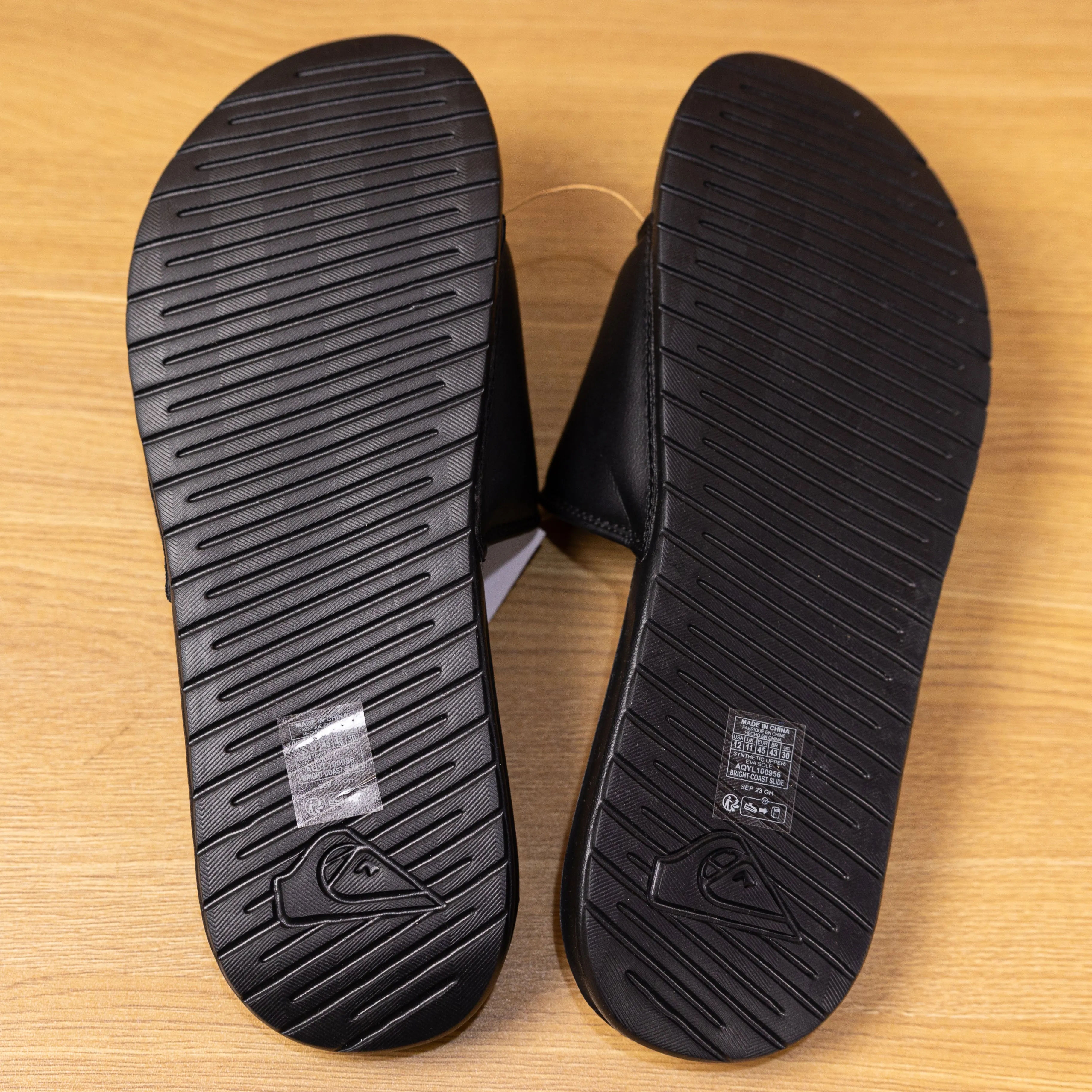 Quik Silver Slides All Black