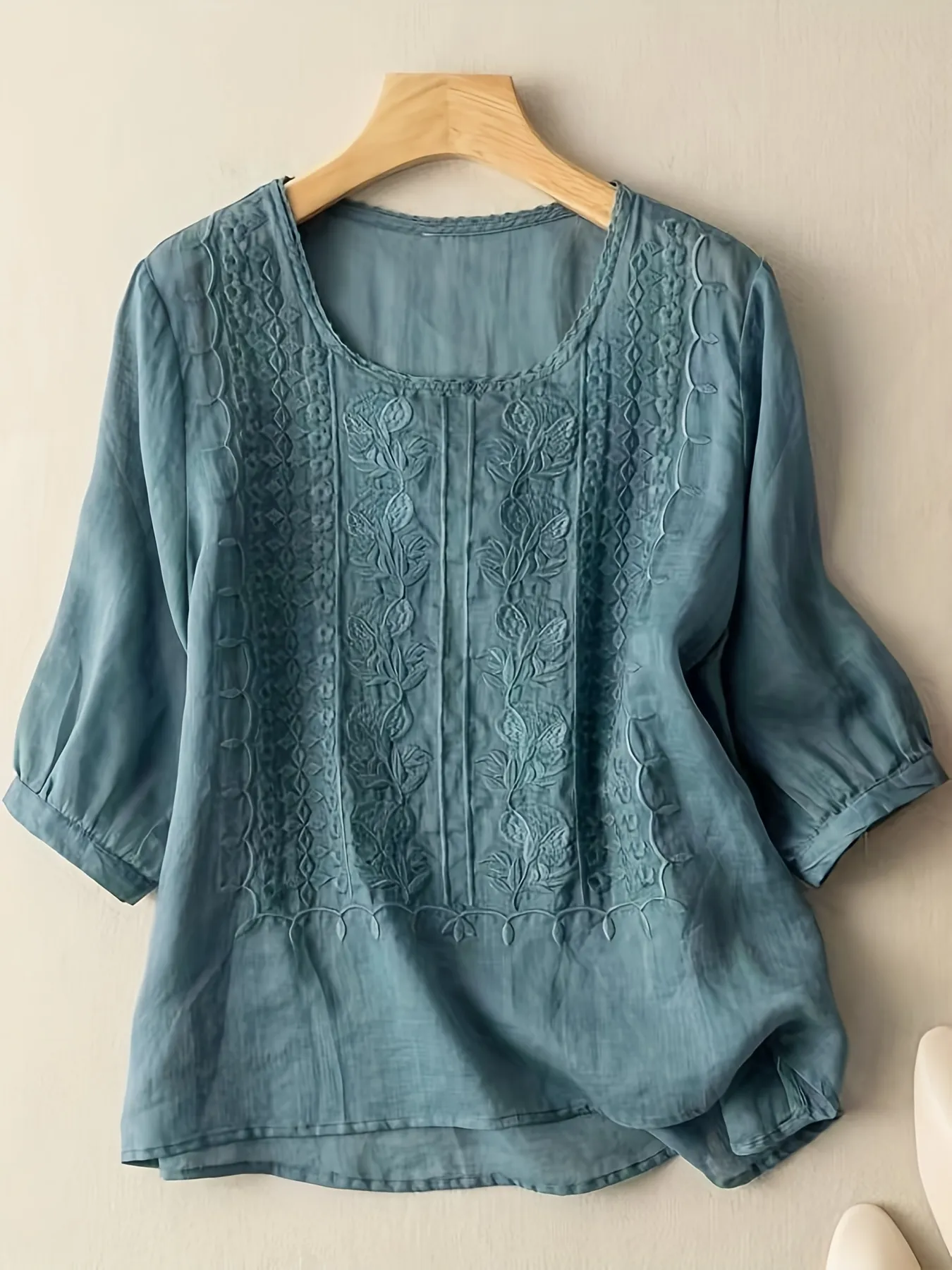Rachel Embroidered Linen T-Shirt – Lightweight Elegance for Everyday Wear